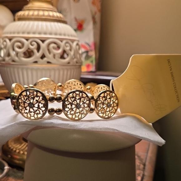 Jaclyn Smith Gold Filigree Bracelet - Picture 1 of 1
